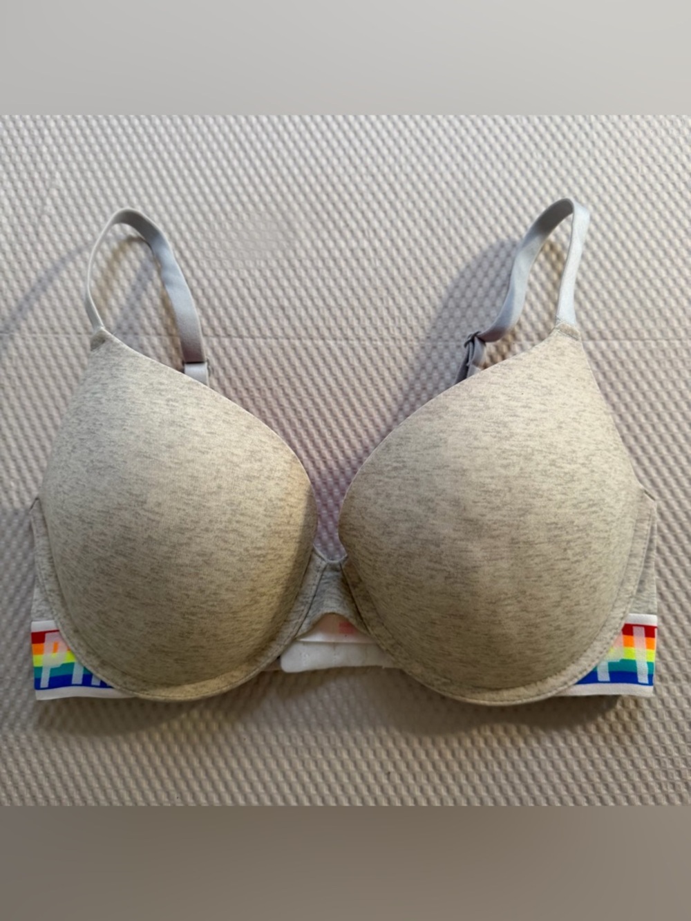 Victoria’s Secret PINK T-Shirt Bra 36C Rainbow Logo Band Lightly Lined